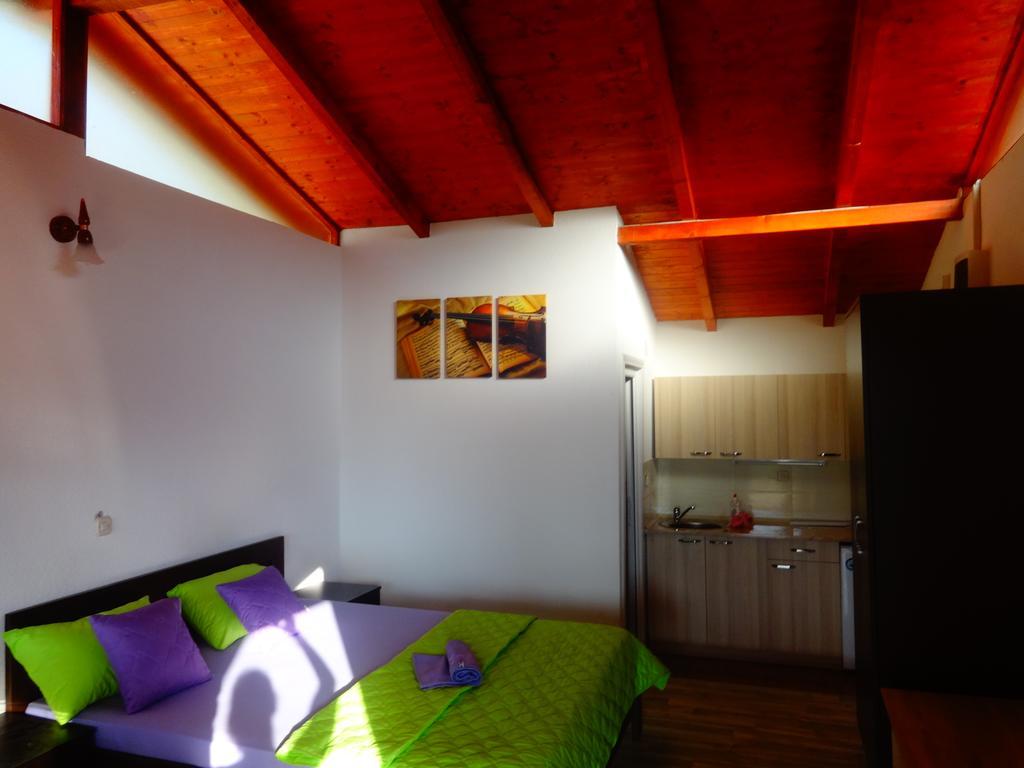 Karali Apartments Лагадин Экстерьер фото