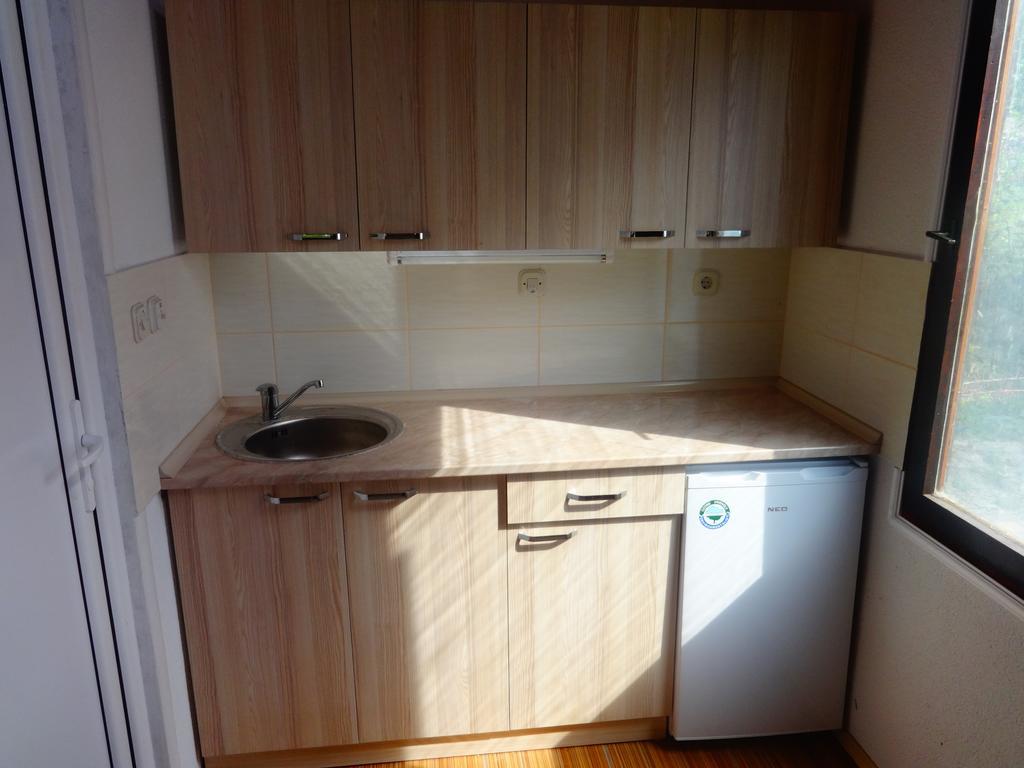 Karali Apartments Лагадин Экстерьер фото
