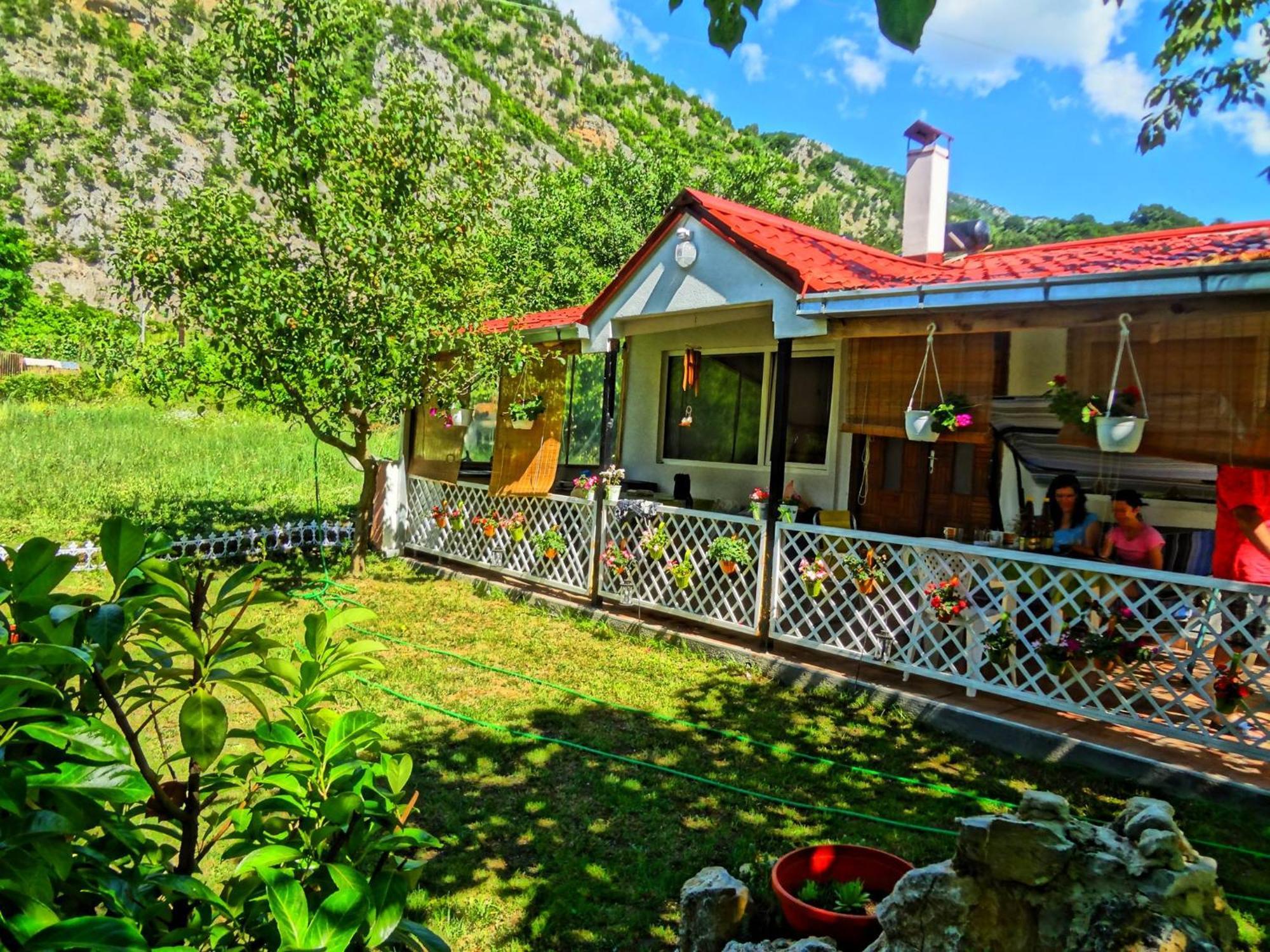 Karali Apartments Лагадин Экстерьер фото