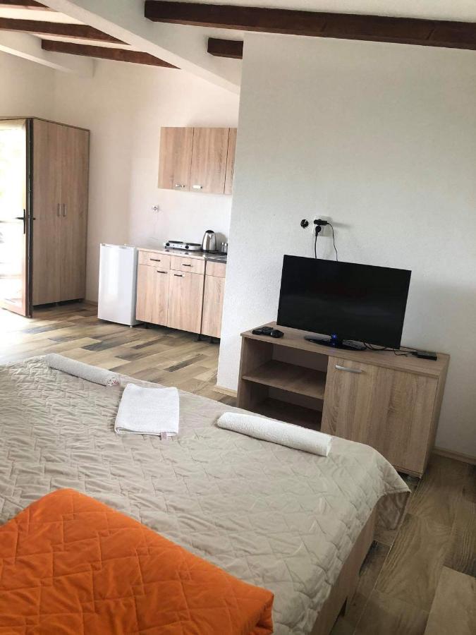 Karali Apartments Лагадин Экстерьер фото